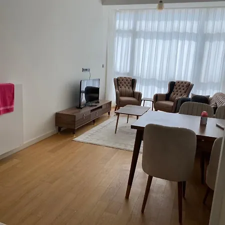 G Tower Apartment *